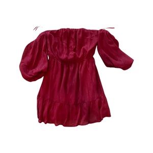 Red shirt dress, off the shoulder (s)